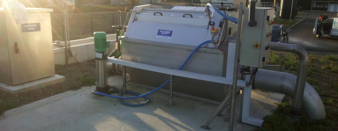 Drum filter in a wastewater treatment plant